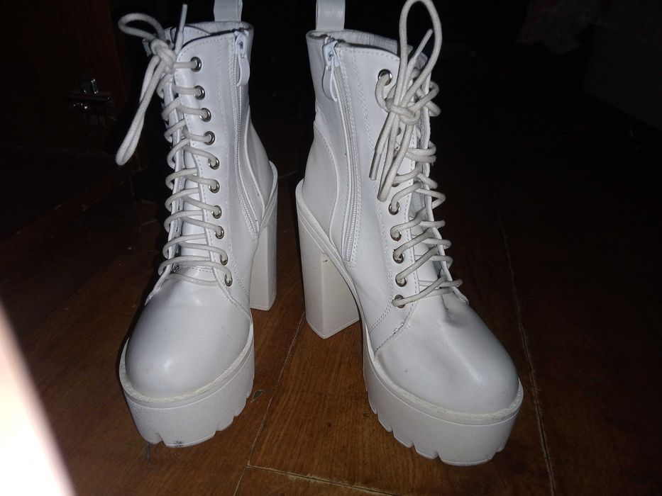 Страхотни стилни обувки