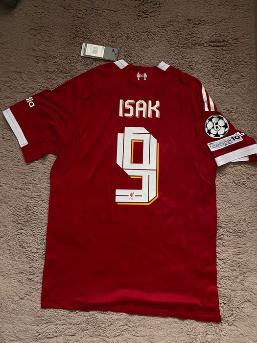 Jersey Liverpool 2025/2026 home kit, Isak