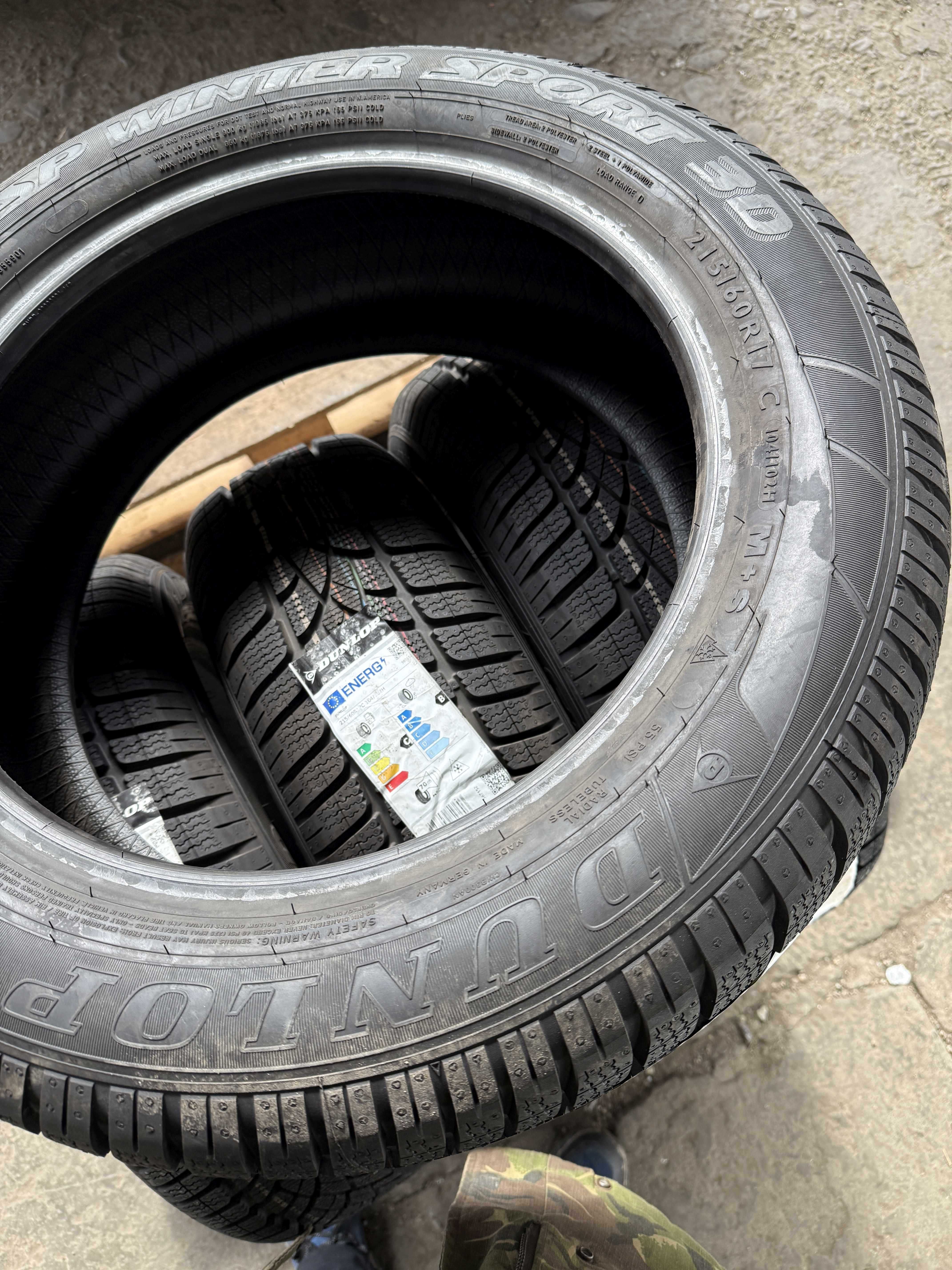 SET 4 Anvelope NOI Iarna 215/60 r17c DUNLOP SP Winter Sport 3D