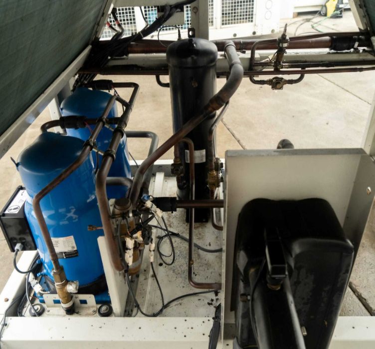 Vand / Inchiriez Chiller DAIKIN 77KW