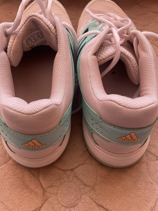 Дамски маратонки номер 39 1/2 Адидас / Adidas