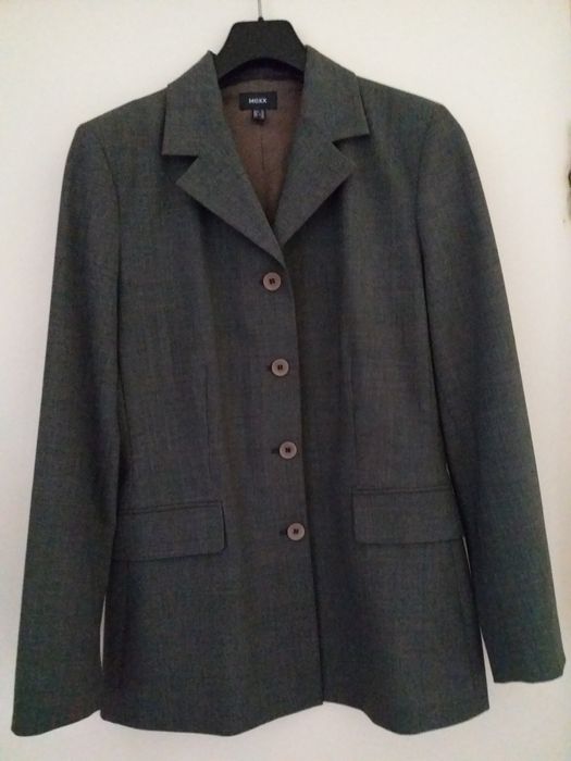 Vând sacou de damă din stofă