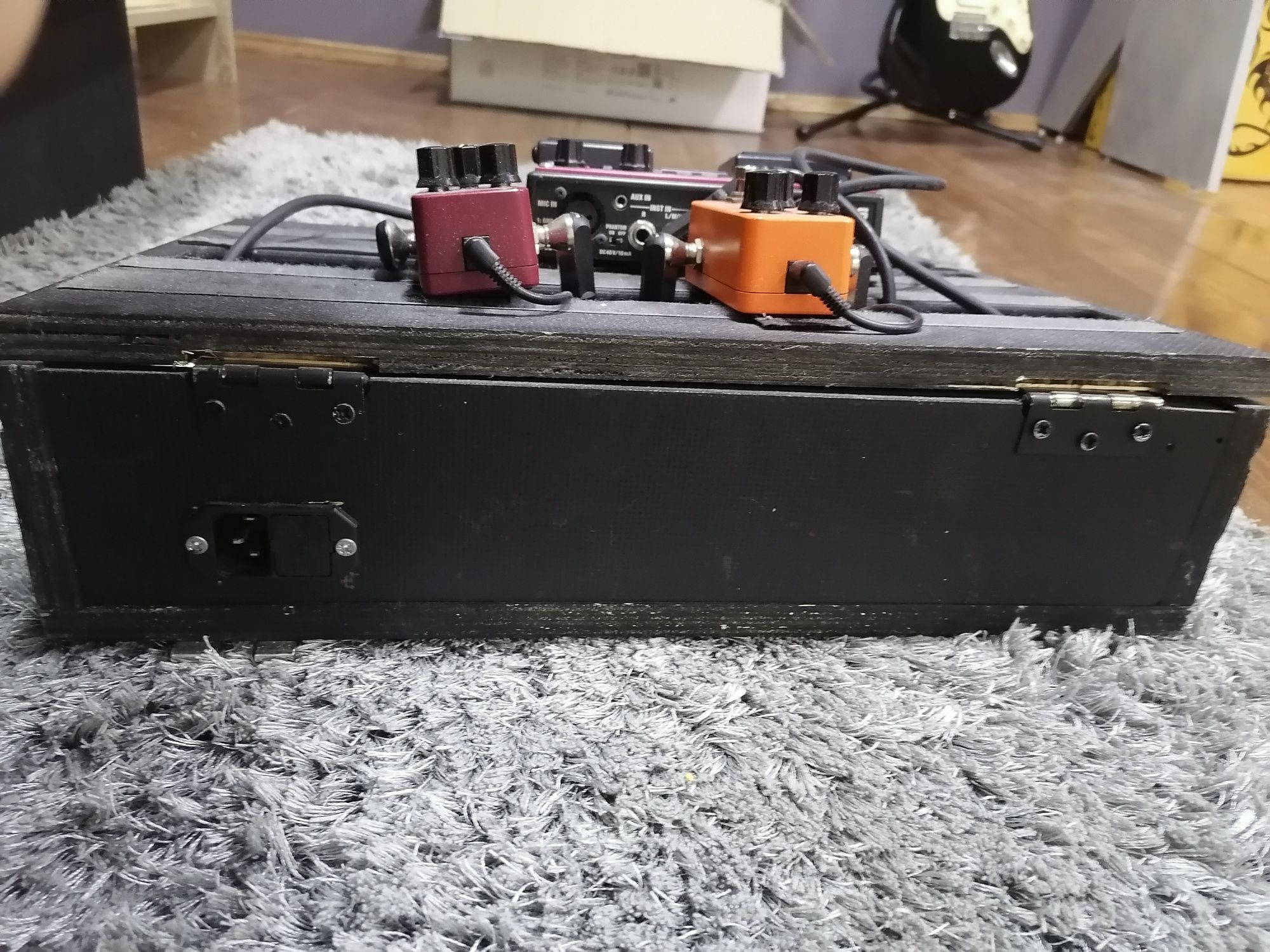 Педалборд с куфар(pedalboard with case)