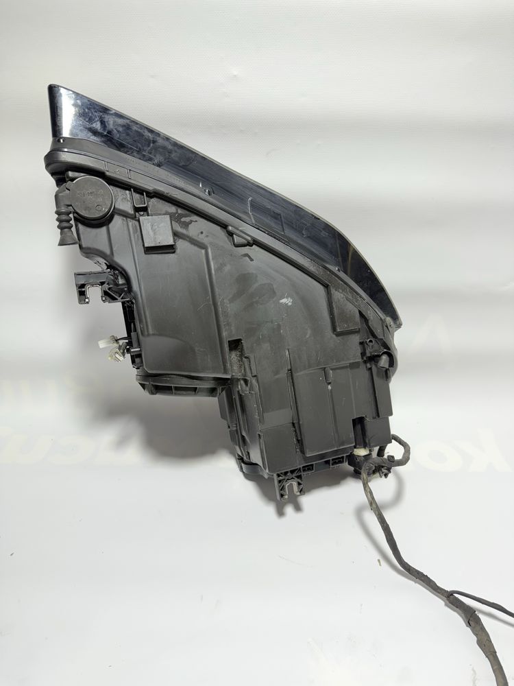 Ляв фар за Audi A8 D4 BI Xenon