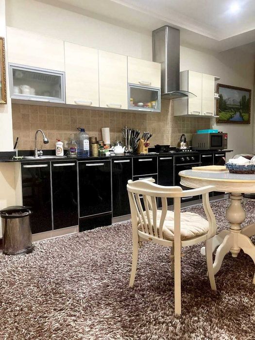 Срочно продаётся большая двухкомнатная квартира в Габусе