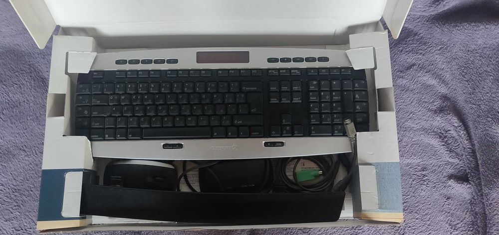 Безжични клавиатура + мишка: Cherry CyMotion Master Solar (2005г)