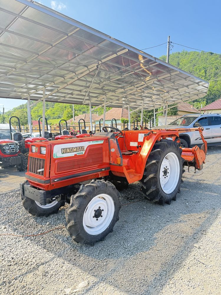 Tractor japonez Hinomoto N 329  33 cp