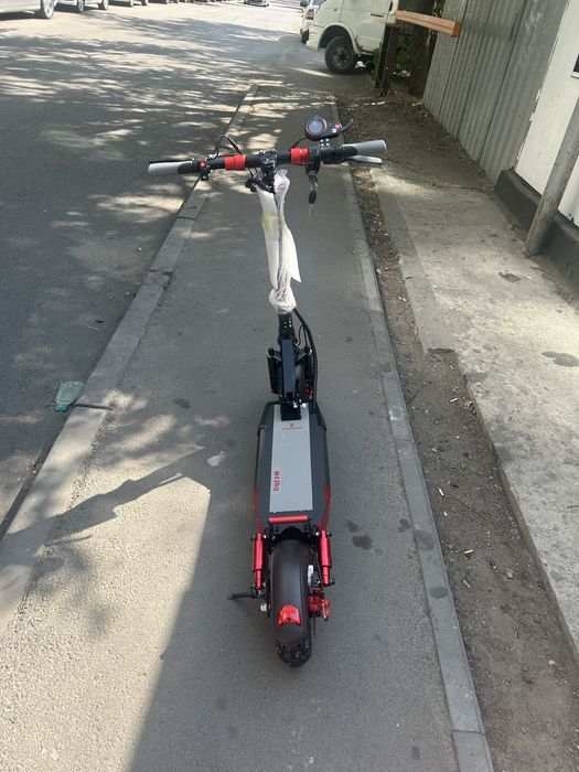 Новый электросамокат kuquay m4 pro 18AH