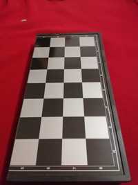 Șah și table magnetic din plastic