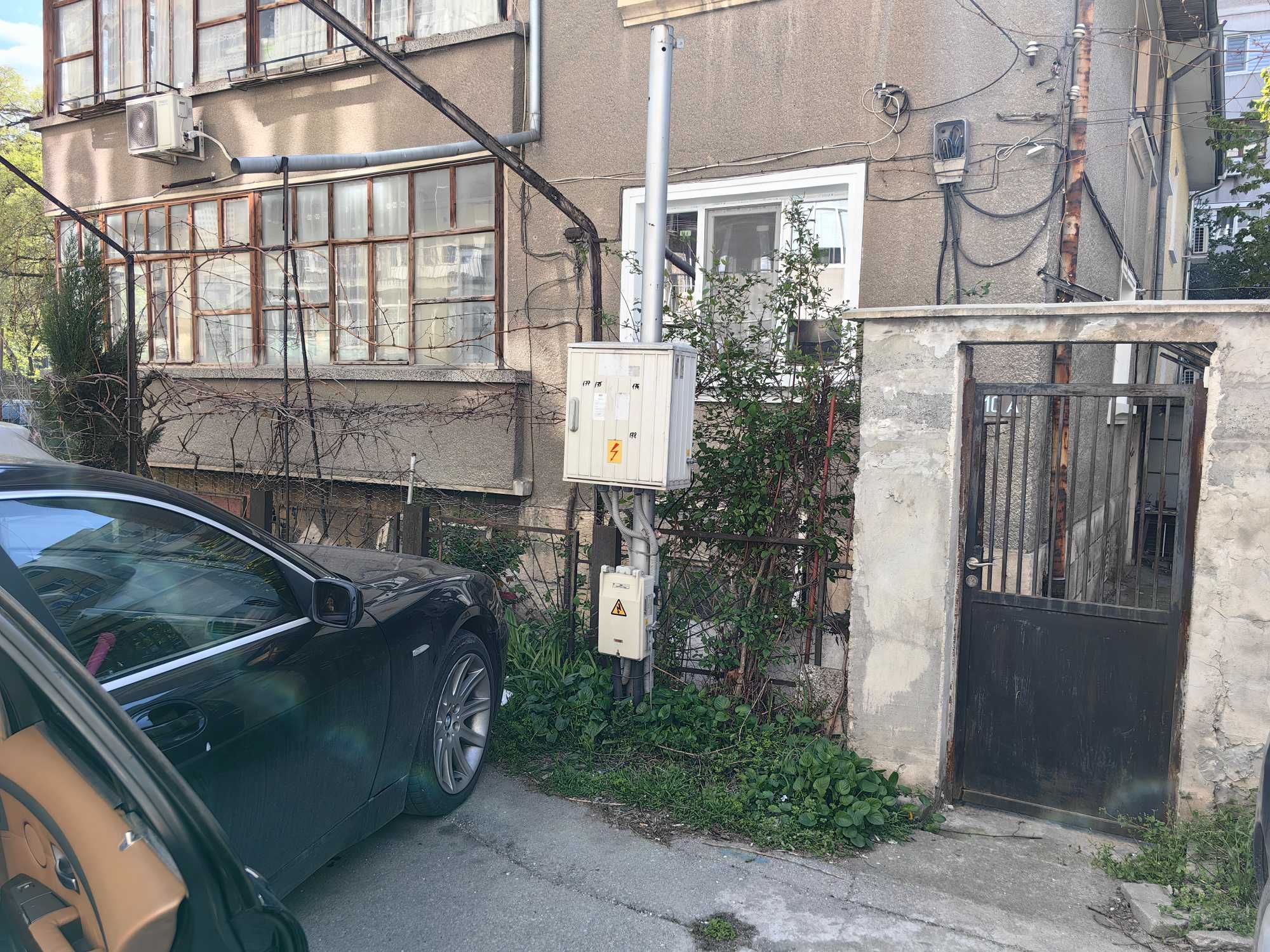 Собственик ОТДАВА НЕОБЗАВЕДЕН ЕТАЖ от КЪЩА 100кв + 250кв Двор доПАЦОНИ
