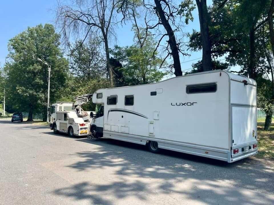 Tractari remorcari camioane tir microbuze 4x4 blocate servicii macara