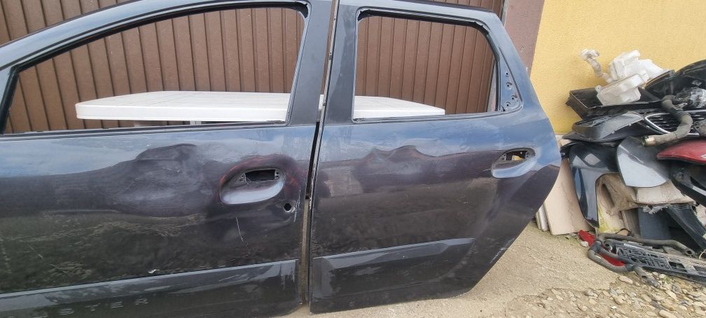 Usa stanga spate Dacia Duster