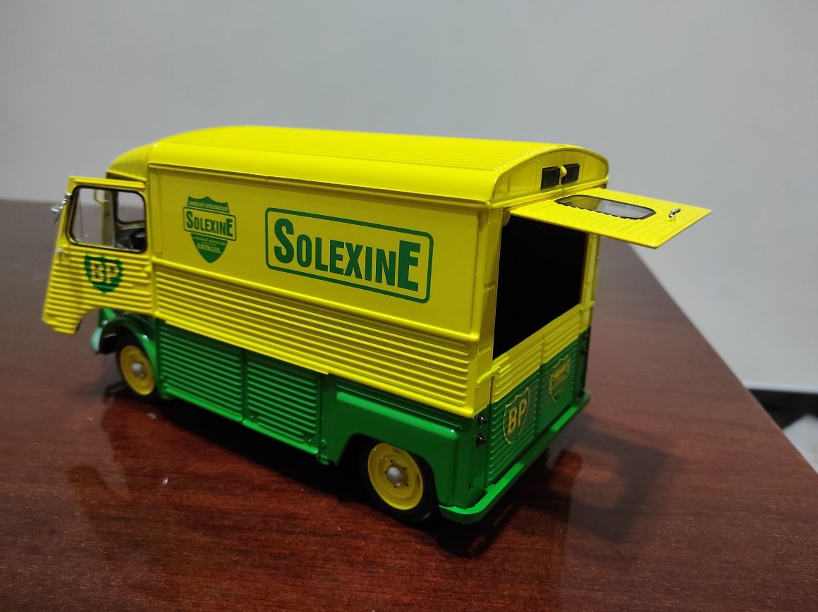 Machetă 1:18 Citroen Hy, nouă în cutie.