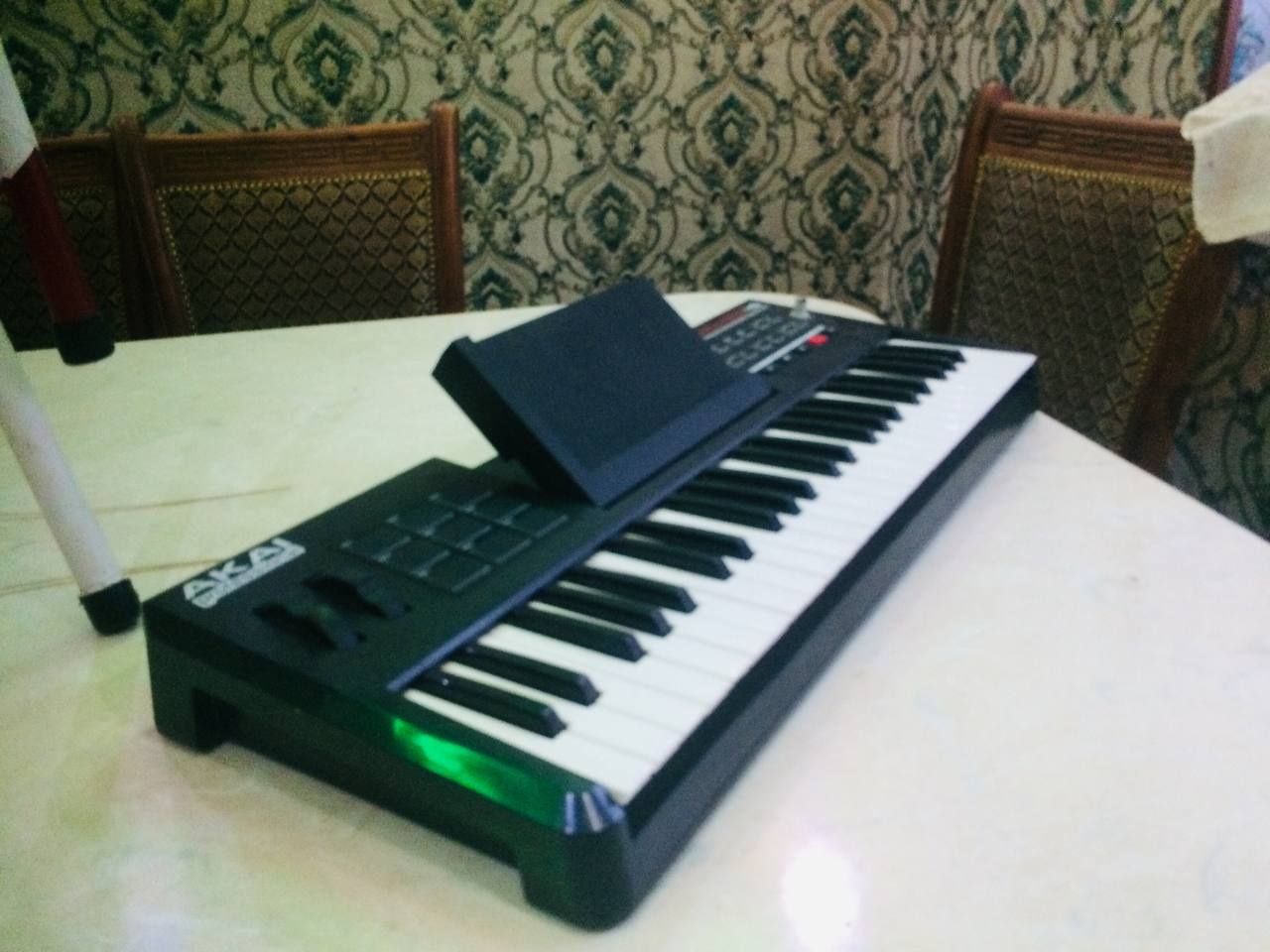 akai sntizator sotiladi