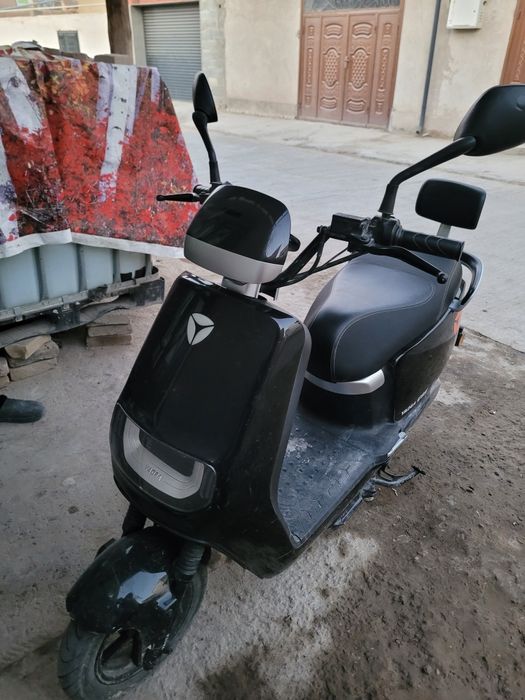 Skuter YADEA E85