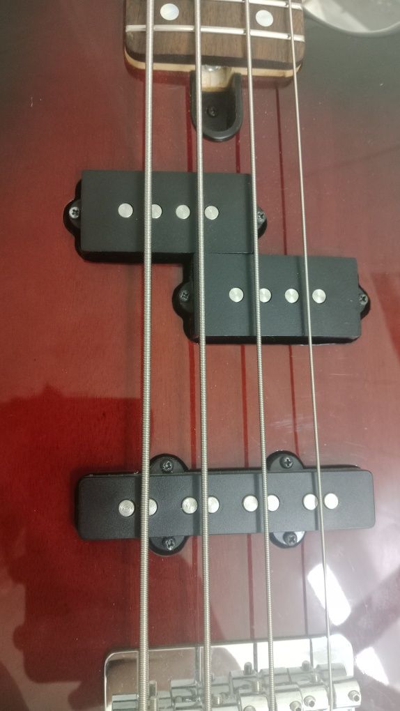 Бас гитара Yamaha