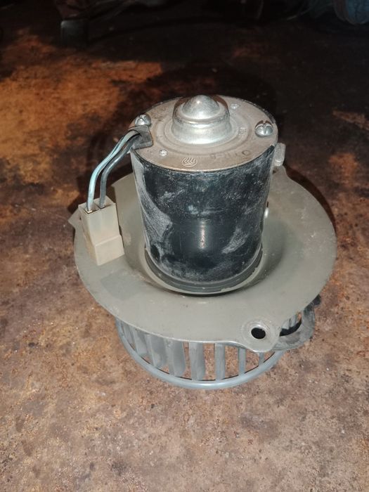 Моторчик печки на Волга 3110