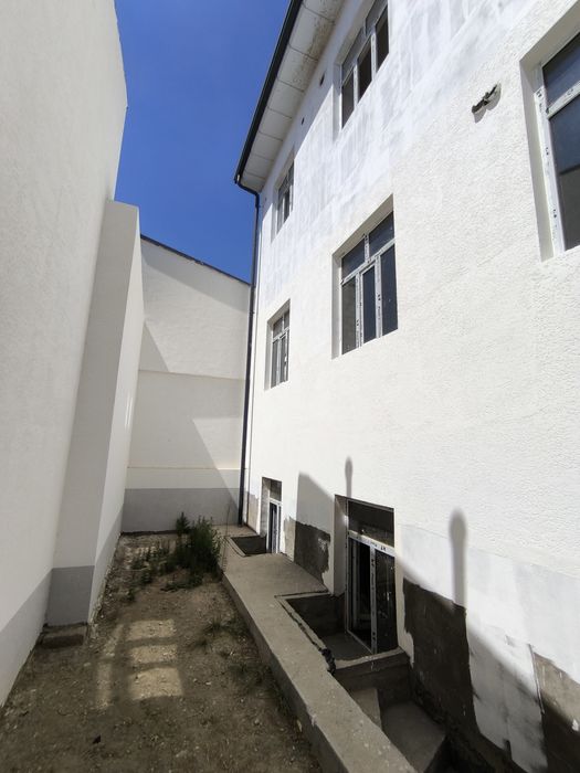 Продаётся квартира на против ресторана Замона