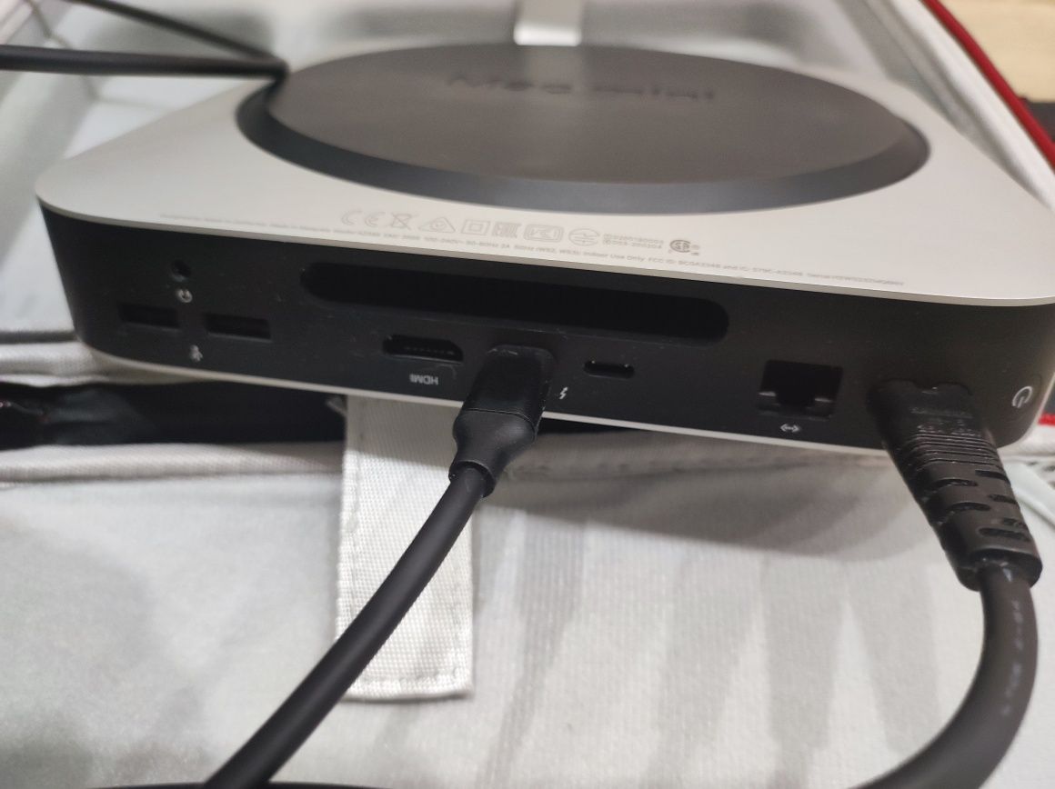 Apple Mac mini M1 ОЗУ 8Гб винт 256Гб. Сумка в подарок