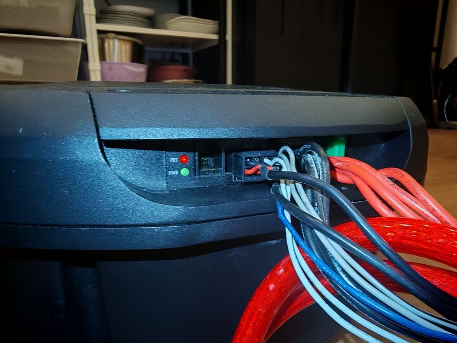 JBL BassPro Hub – subwoofer roată de rezervă, 200W RMS