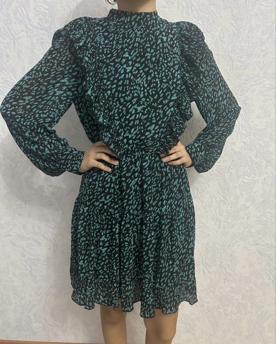 Продам новое платье