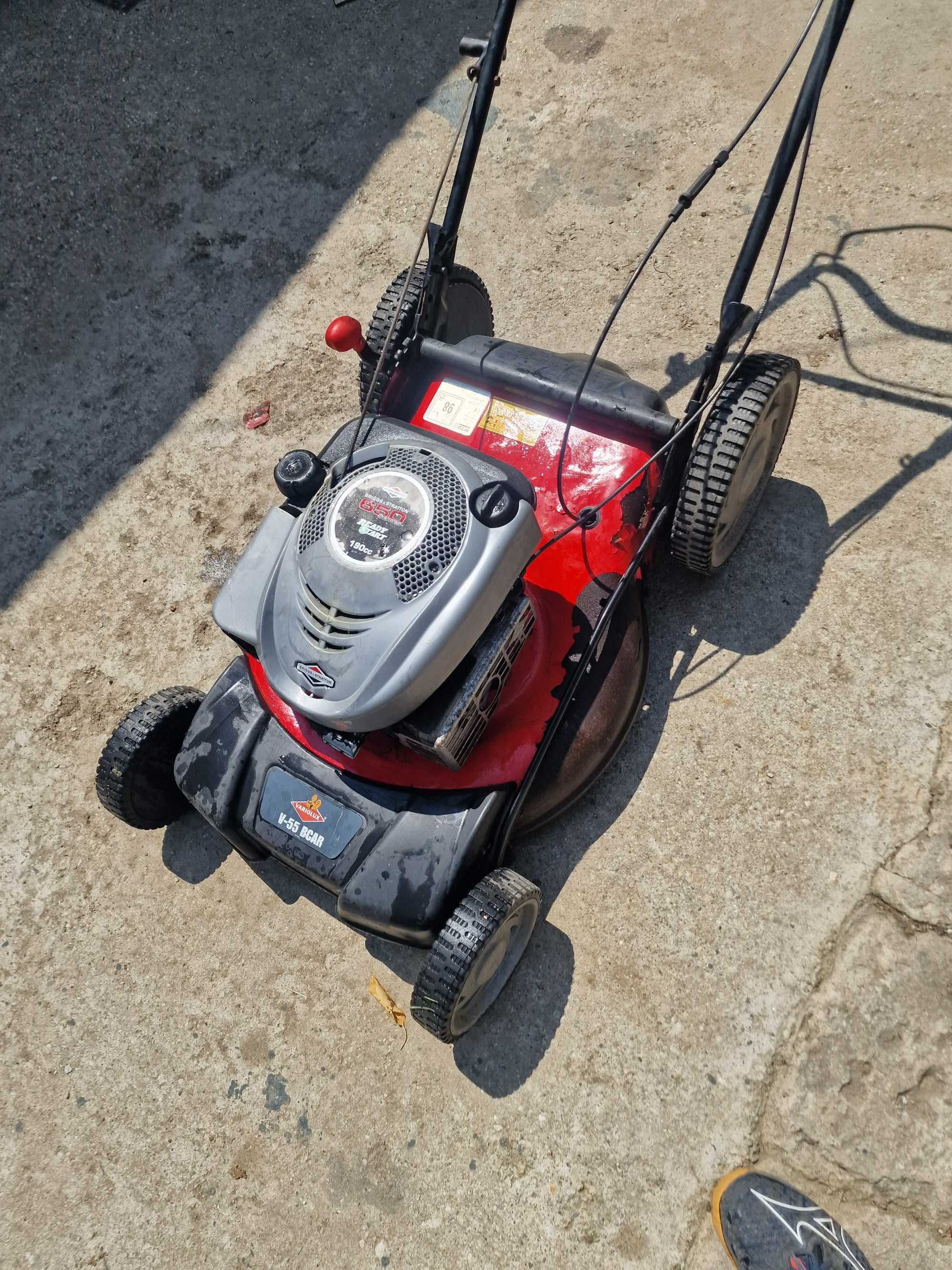 Masina de tuns iarba MTD pe ebnzina 4cp BRIGGS cu tractiun LATIME 55cm