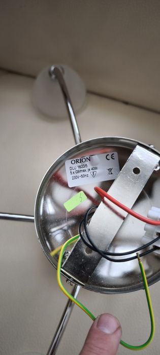 Полилей с пет крушки.
Перфектно състояние, неразличим от нов.
Комплект