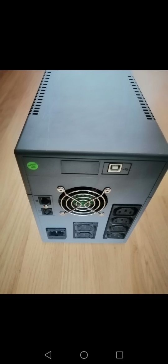 Ups socomec netys pe 1500 v / 900 W (fără acumulatori)