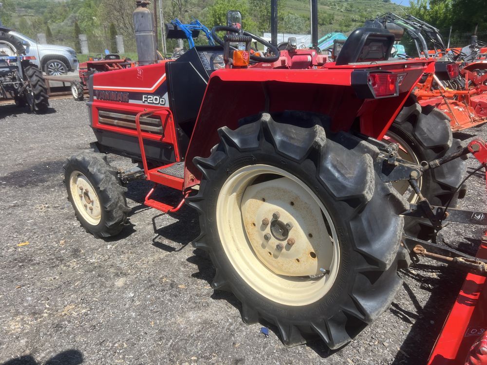 Tractoras tractor japonez yanmar F20 DT