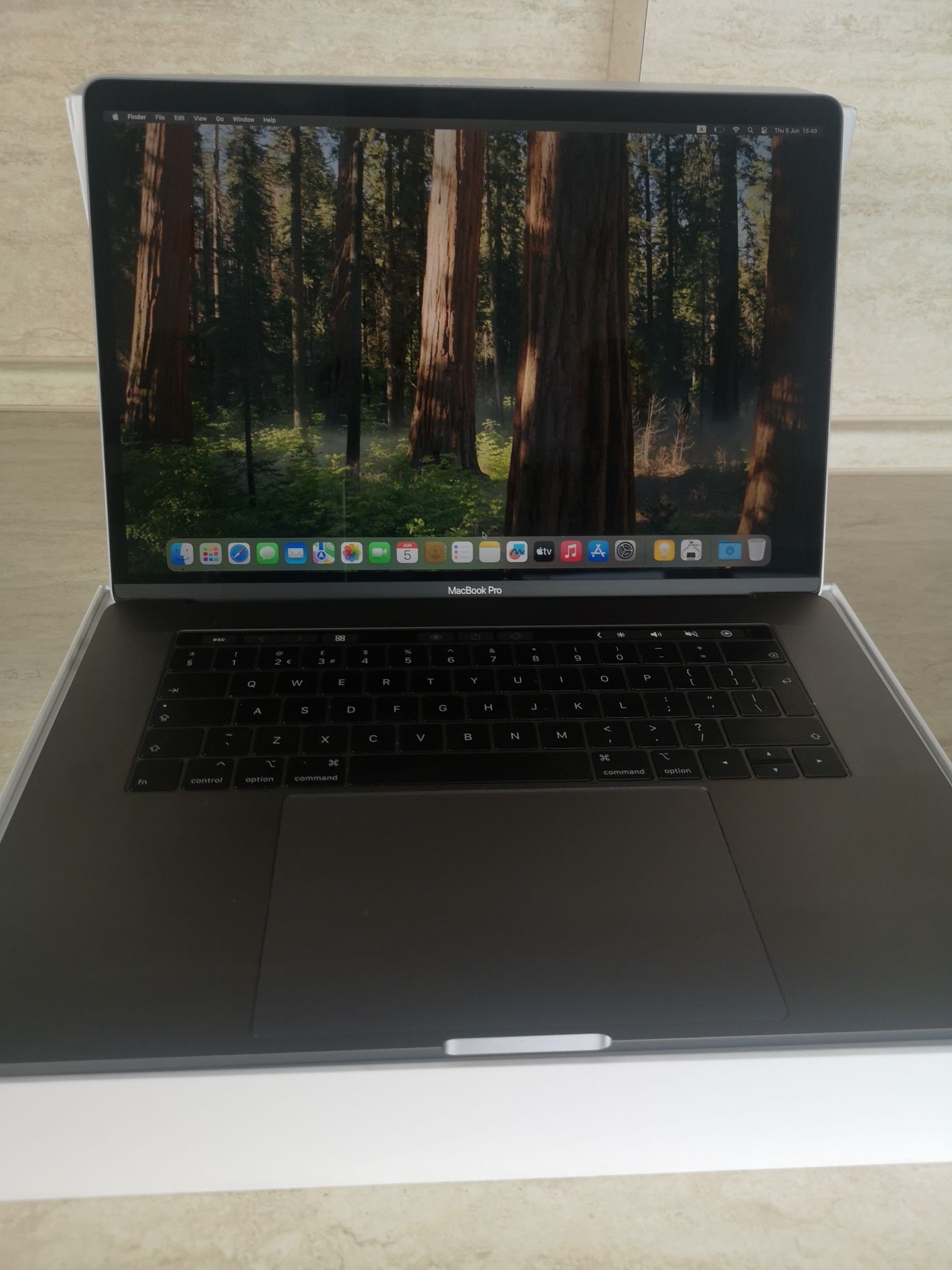 MacBook pro 15 inch. 2018