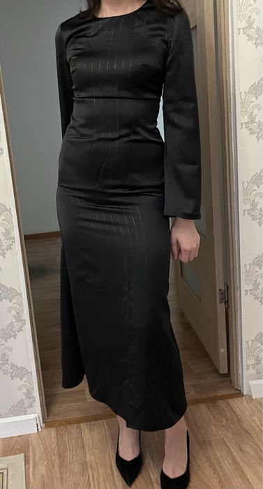 продам платье вечерное от бренда lichi