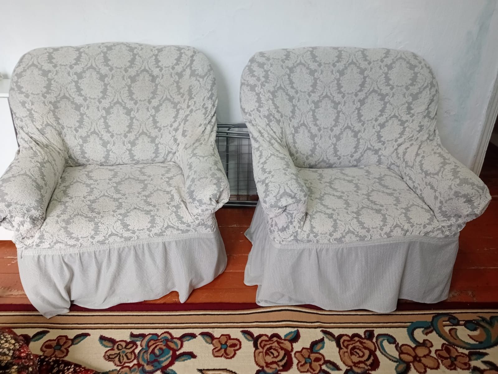Продам б/у Диван с креслами в хорошем состоянии