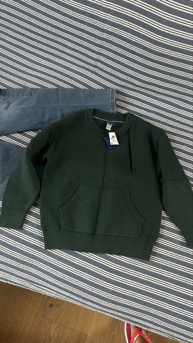 Blugi cargo si pulover, 5 ani
