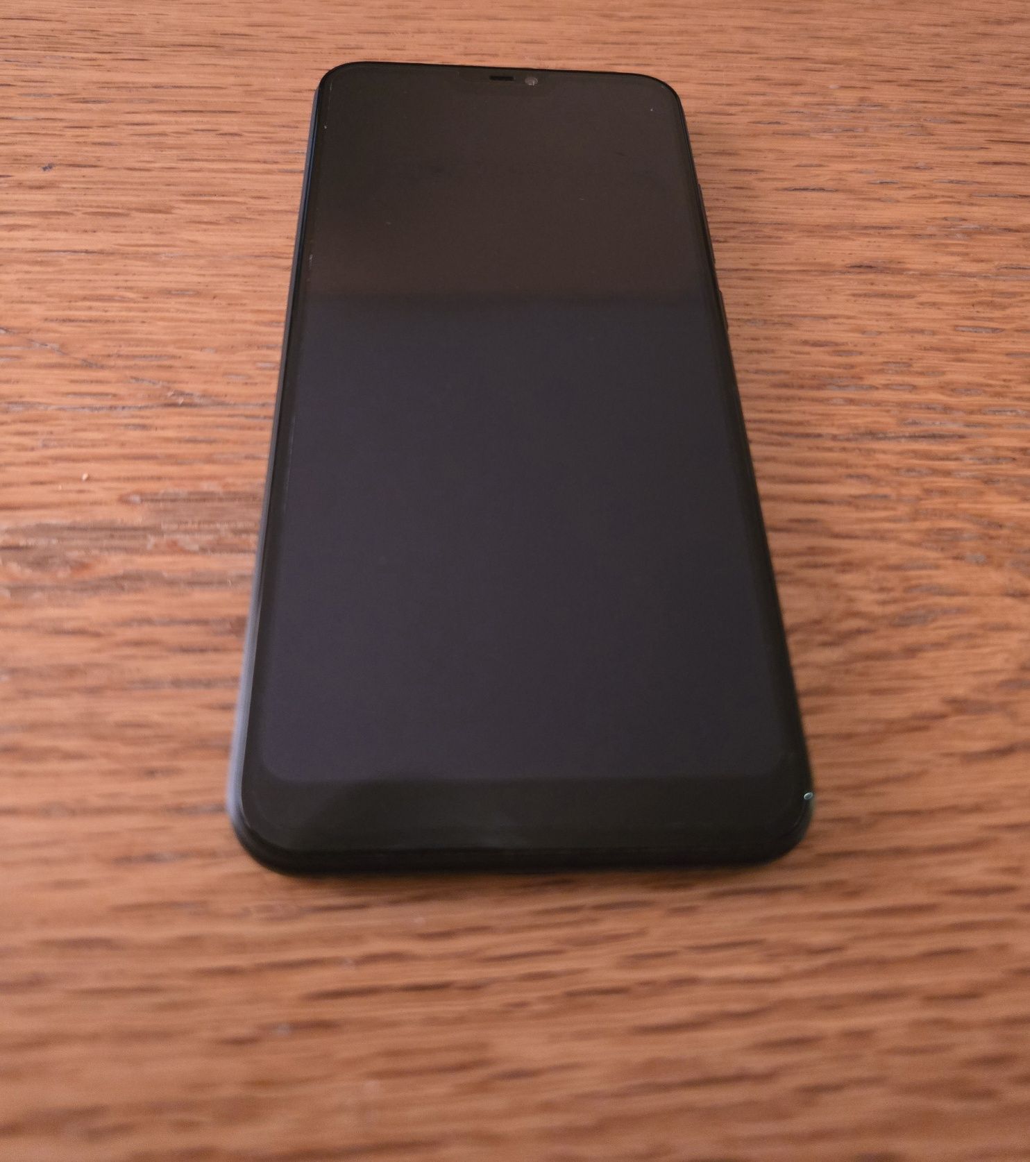 Xiaomi Mi A2 Lite 64GB +32GB два слота за SIM и един за карта памет