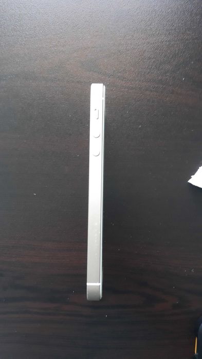Se 2016 16gb gold rose + airpods 2 pro
