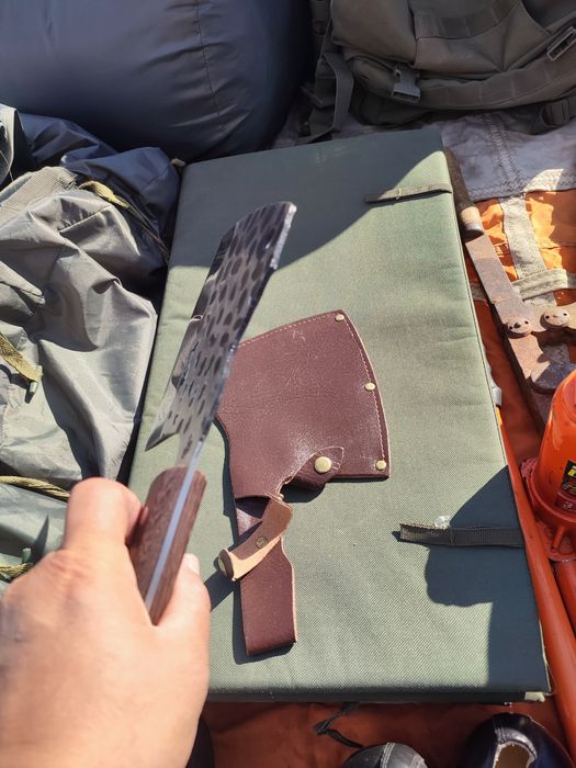 Продам нож,тапор,большой нож