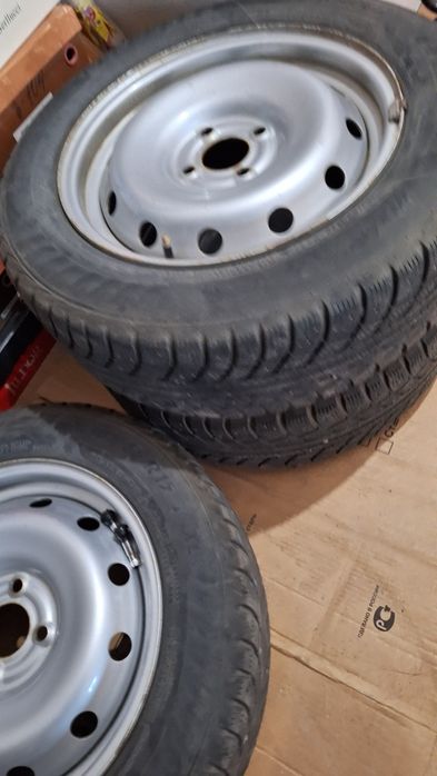 зимние шины шипованные с дискамиисками