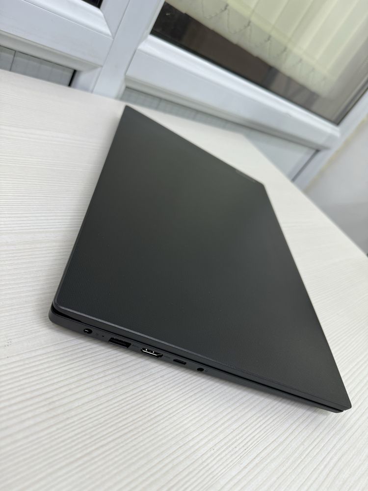 Ноутбук Lenovo Core i3-12th SSD 256gb RAM 8gb тонкий быстрый легкий