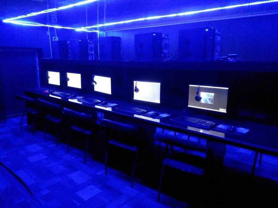 Kompyuterlar jihozlari bilan sotiladi