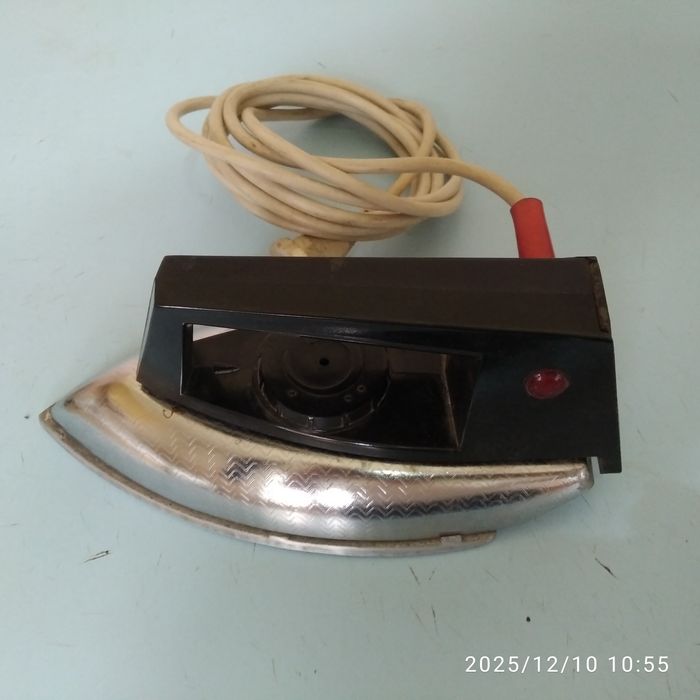 Утюги электрические б.у.