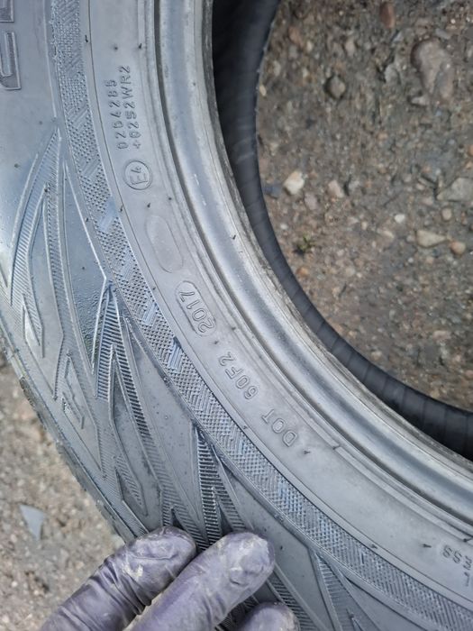 Vand 2 anvelope 225 60 17 nokian de iarna
