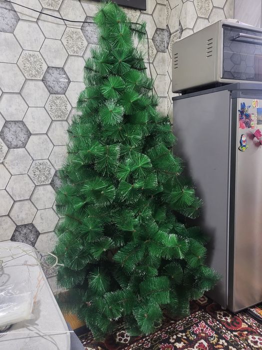 Арча сотилади 1.85 см уйинчоклари билан