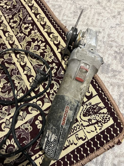 Продается болгарка crown 125 см