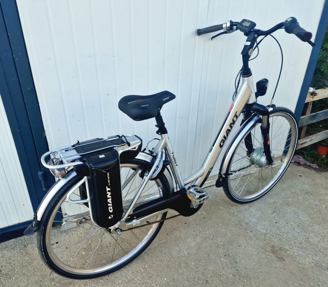 Bicicleta Electrica Giant Aluminiu