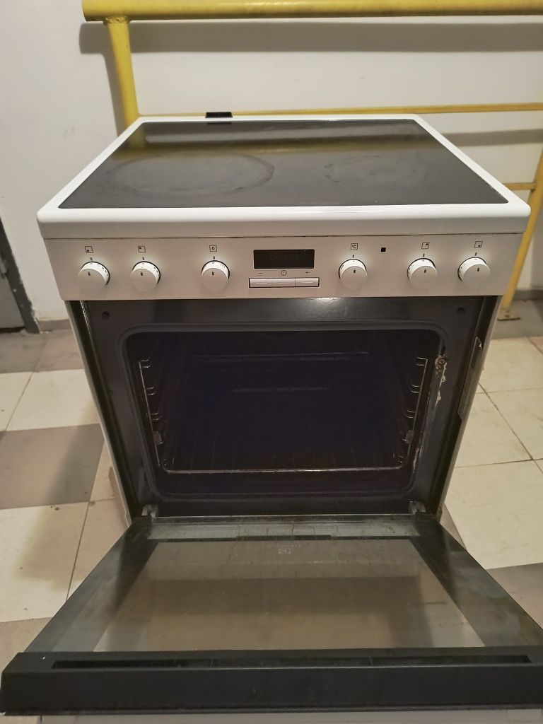 Готварска печка  ELECTROLUX EKC-6450AOW