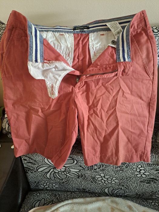 Pantaloni scurti obișnuiți accesibili