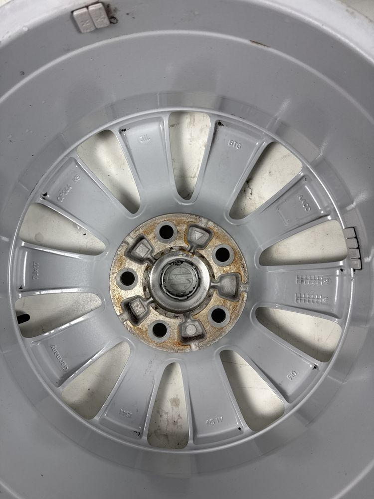 Se vinde set jante originale Opel R17 5x115