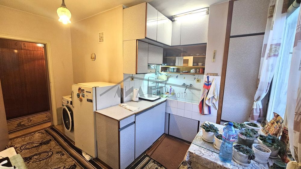 3-стаен с реална площ от 99 кв.м. в кв. Въстанически