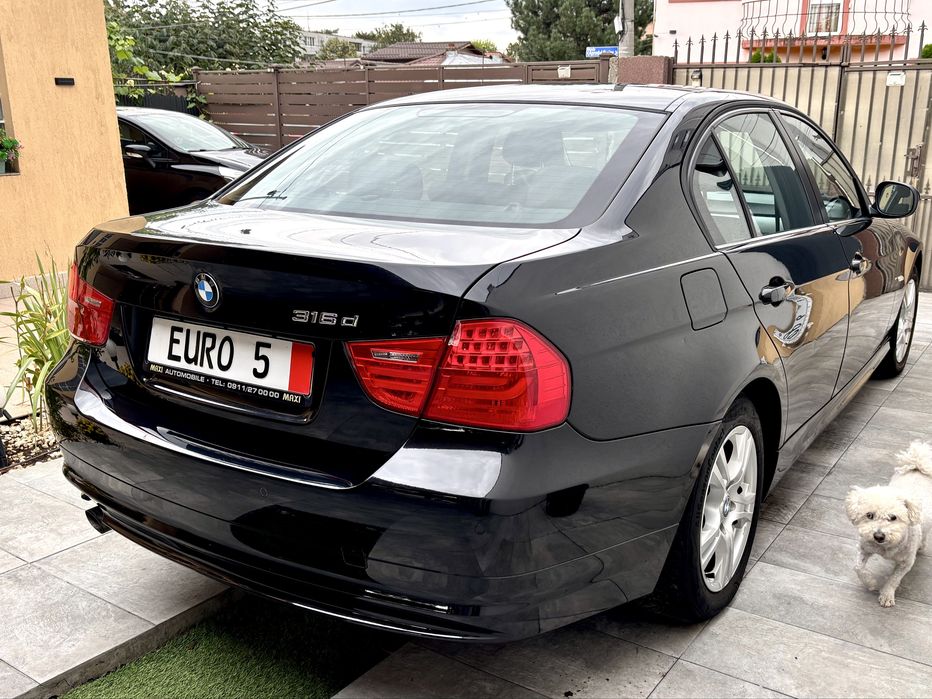 Bmw seria 3  2.0diesel model 2011 euro5 adus recent din germania