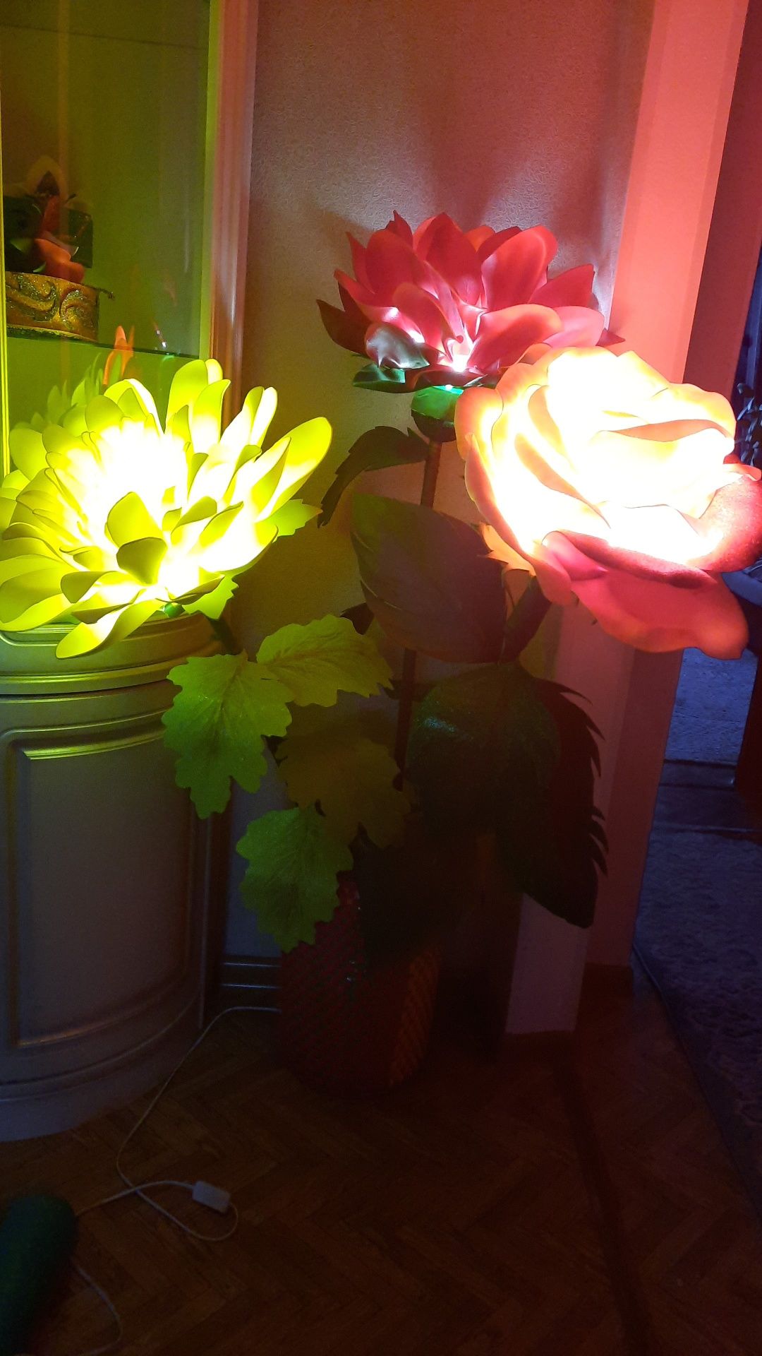 Светильники и цветы в горшке, 3 д картинки